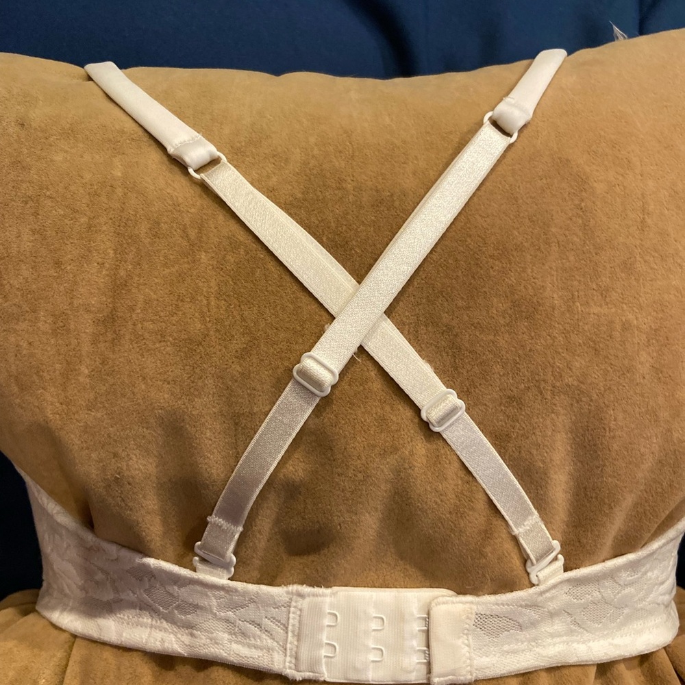 New with tag Title Nine molded cup T-shirt bra 34D - Picture 2 of 5